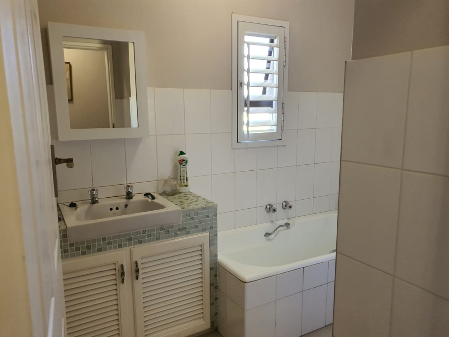 5 Bedroom Property for Sale in Gonubie North Eastern Cape